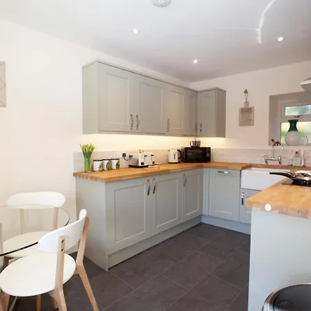 2 Bed In Richmond Oc-74284