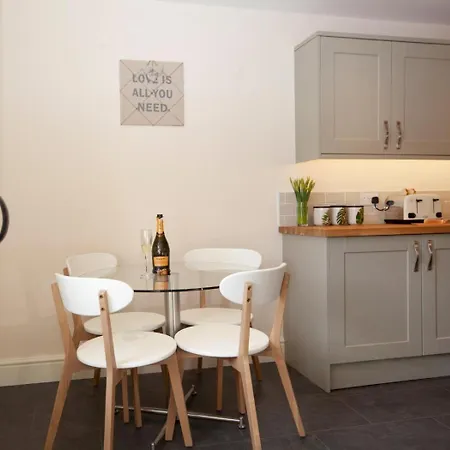 2 Bed In Richmond Oc-74284 *